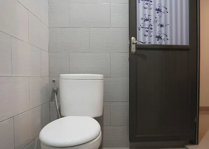 Hotel Oyo 1848 Tb's